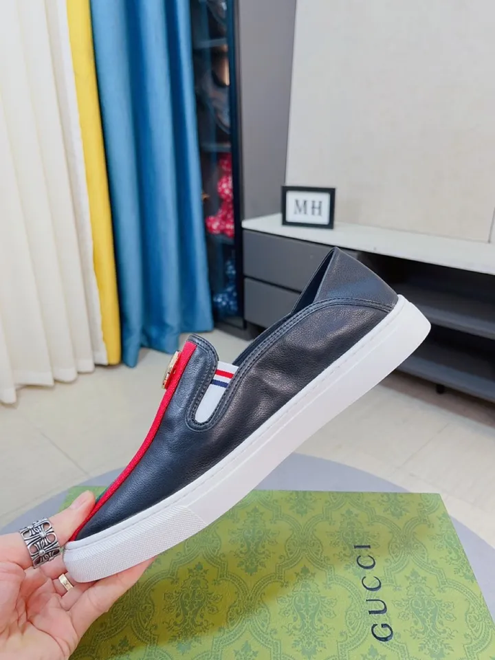 Men's shoes 💰420🌹🌹GUCCI [Gucci] New high-end brand of men's shoes, the latest fashionable casual men's shoes, trendy and versatile, relaxed and sporty style, uppers imported from Italy, first-layer cowhide, genuine leather lining, and ultra-fine workmanship. Original personalized fashionable rubber wear-resistant outsole, light and comfortable on the foot, size 38-44